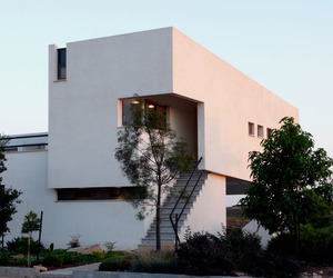 Desert Villa by Uri Cohen Architects