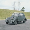 Design-museum-citroen-2cv-s