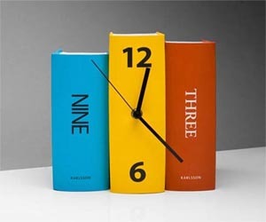 Desk-clock-from-old-books-paper-cover-color-m