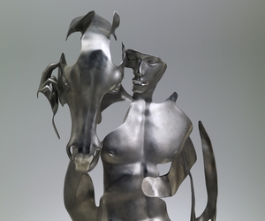 Dissolving-figurative-sculptures-by-unmask-m