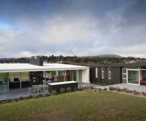 Dixon House by Design Group Stapleton Elliott