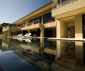 Dream-coastal-house-by-ronald-zrcher-m