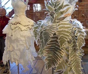 Dress-unique-and-spectacular-from-leaves-m