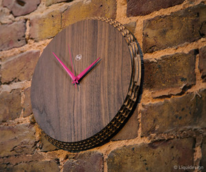 Edge-cardboard-clock-by-liquidesign-m