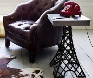 Eiffel-tower-table-m