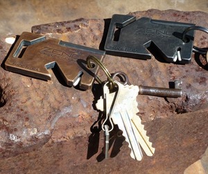 El-jefe-the-boss-of-keychains-m