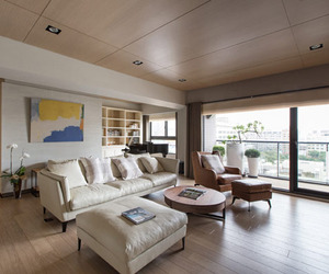 Elegant-apartment-paying-tribute-to-art-and-music-m