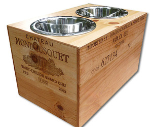 Elevated-pet-dishes-made-from-relcaimed-wine-crates-m