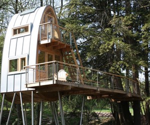 Elevated-treehouse-in-germany-m