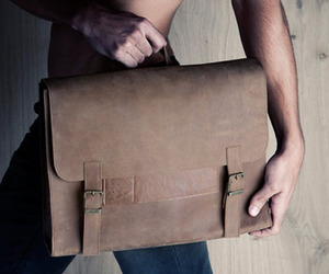 Emili-yehezkels-minimal-satchels-m