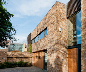 Exciting-and-bold-london-residence-by-powell-tuck-associates-m
