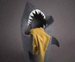Felt-shark-laundry-hamper-m
