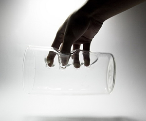 Finger-In glass