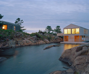 Floating-house-on-an-island-on-lake-huron-m