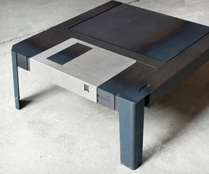 Floppy-disk-table-m