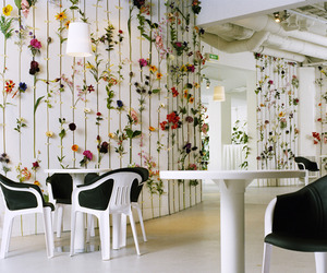 Flower-wallpaper-by-tensta-konsthall-front-2-m