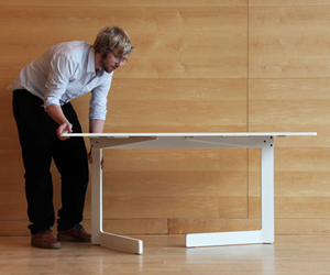 Foldable-table-by-akka-se-at-the-greenhouse-m