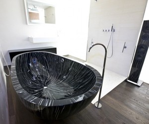 Freestanding-bathtubs-by-sasso-m