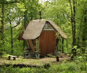 French-forest-hotel-pods-m