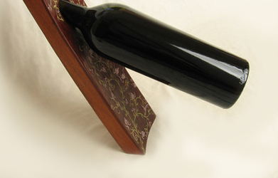 Full-of-balance-recycled-wine-barrel-stave-bottle-holder-m