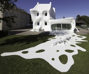 Futuristic-space-in-france-m