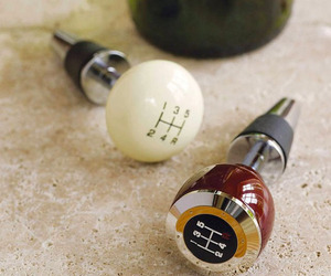 Gear-stick-wine-bottle-stop-m