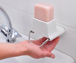 Genius-soap-dispenser-2-m