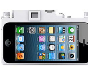 Gizmon-converts-your-iphone-into-a-camera-m