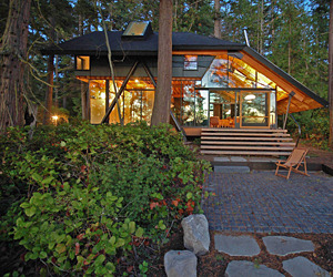 Glass-cabin-in-laconner-washington-m