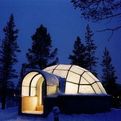 Glass-igloos-above-the-arctic-circle-1108-s