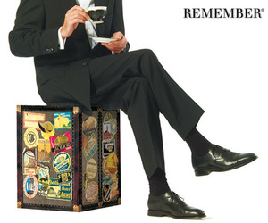 Globetrotter-cardboard-stool-by-remember-m