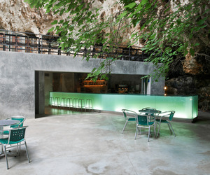 Green Cave Bar Glows in the Dark | A2 Arquitectos
