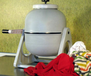 Hand-powered-portable-washing-machine-m