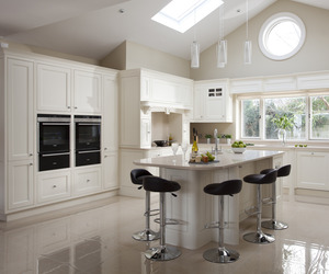 Handmade-contemporary-kitchen-by-woodale-designs-m
