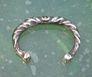 Heavy-wendelring-cuff-m