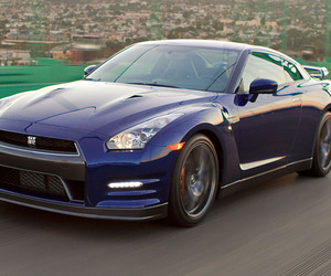 Higher-power-and-lower-drag-nissan-updates-the-gt-r-m