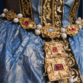 Historical-fashions-couture-made-of-paper-s