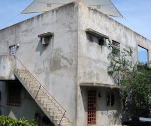 Hix Island House