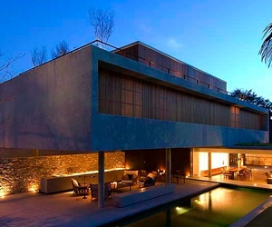 House 6 by Marcio Kogan