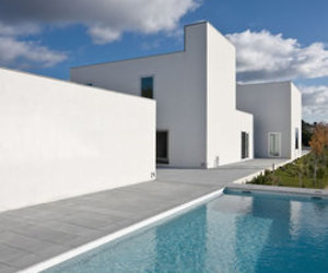 House-in-pousos-by-bak-gordon-arquitectos-m