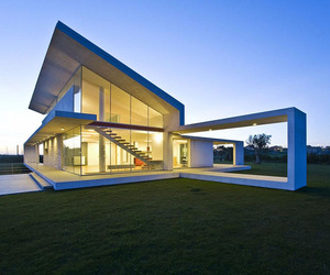 House-made-of-glass-and-concrete-in-sicily-m