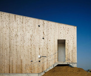 House-of-steps-by-life-and-shelter-associates-m