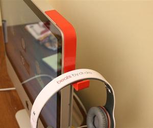 Imac-headphone-holder-by-kancha-m