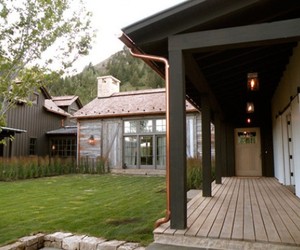 Impressive-wooden-house-in-the-mountains-m