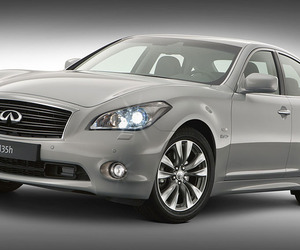 Infinitis-2012-m35h-360-horsepower-and-30-mpg-m