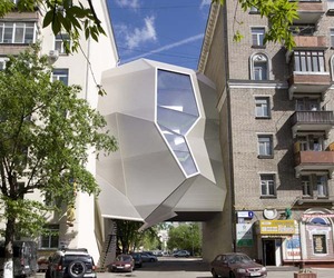 Inventive Urban Office Location: Parasite Office in Moscow