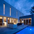 Karlusic-residence-by-hirsch-bedner-associates-s