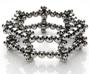Klik-klik-magnetic-jewelry-m