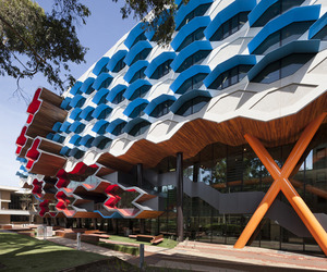 La-trobe-institute-for-molecular-science-by-lyons-m