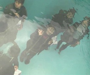 Leandro-erlich-creates-fake-swimming-pool-3-m